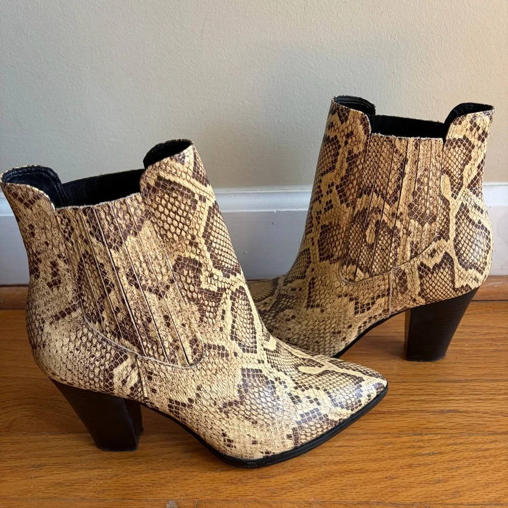 House of Harlow 1960 | Simone Chelsea Ankle Boots Booties Snakeskin Size 8.5
